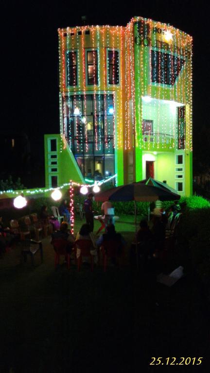 Hotel Golden Dust Puri Exterior foto