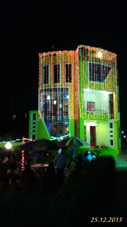 Hotel Golden Dust Puri Exterior foto