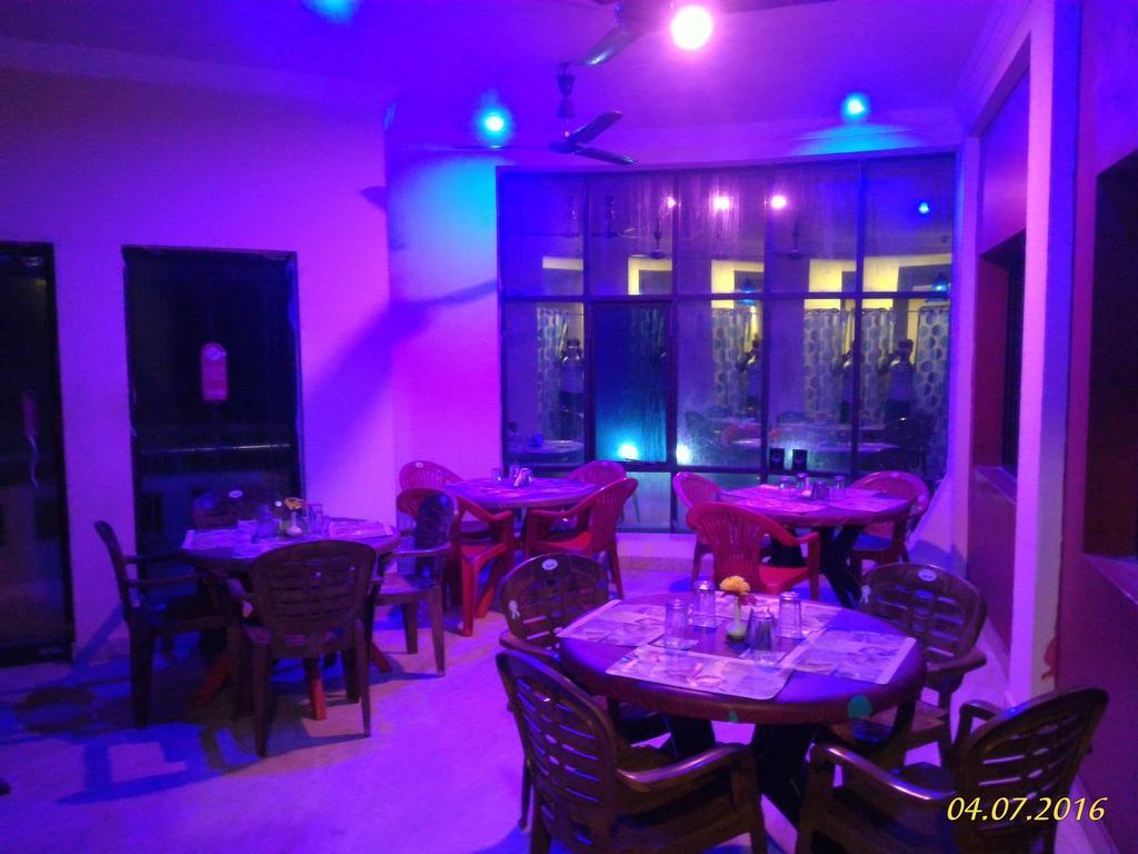 Hotel Golden Dust Puri Exterior foto