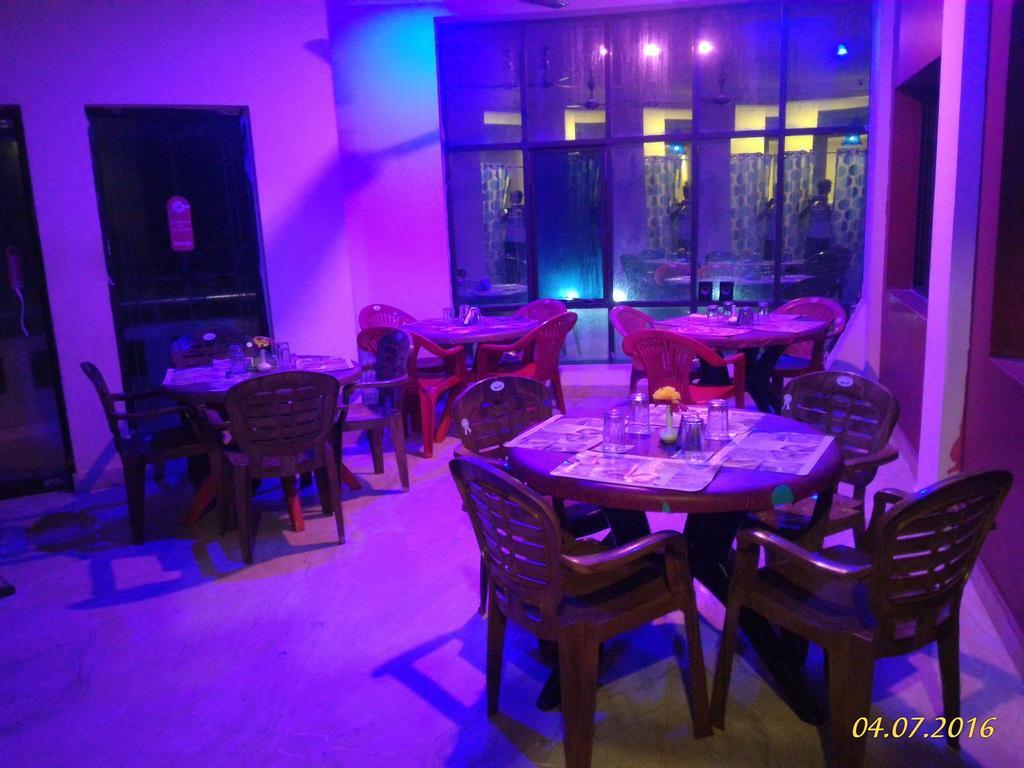 Hotel Golden Dust Puri Exterior foto