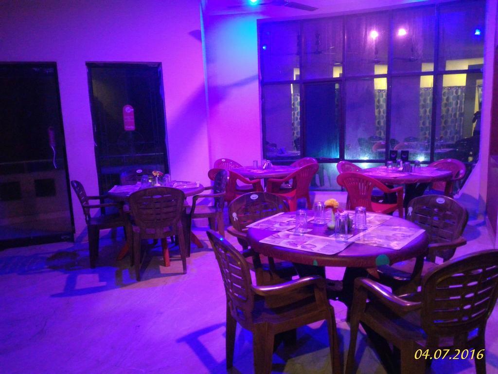 Hotel Golden Dust Puri Exterior foto