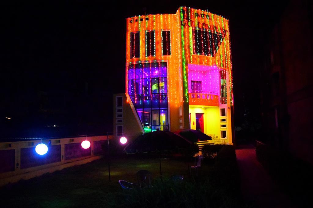 Hotel Golden Dust Puri Exterior foto